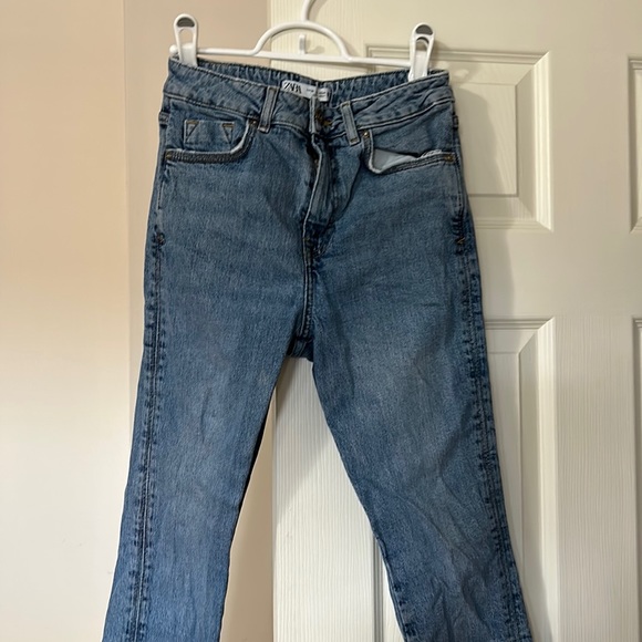 Zara Cropped Jeans - Picture 1 of 2